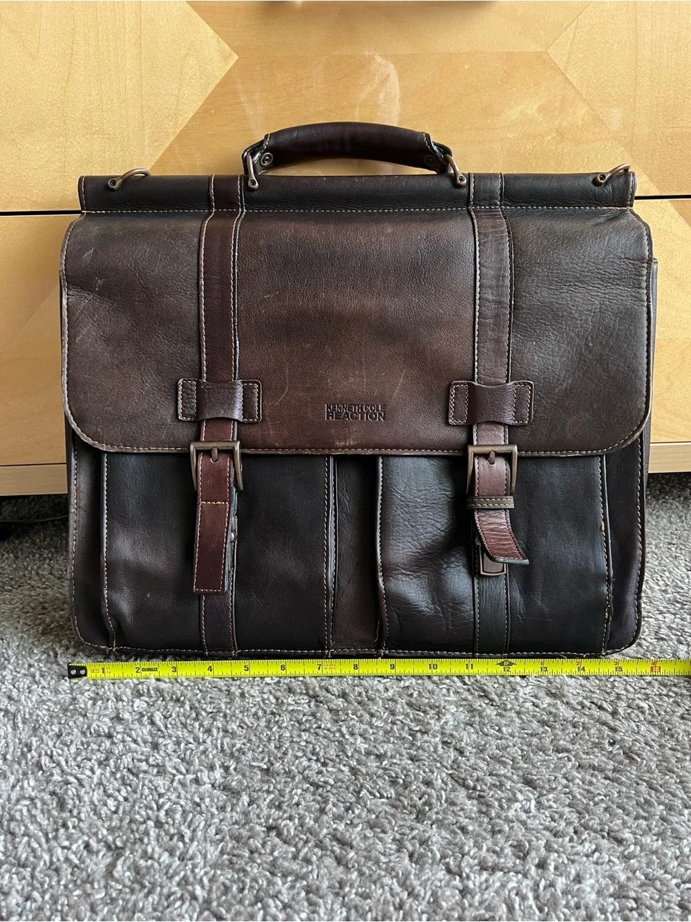 Kenneth Cole Reaction Colombian Leather Dowel Rod Portfolio With 15